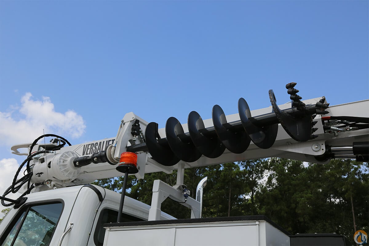 Versalift TMD-2047-T