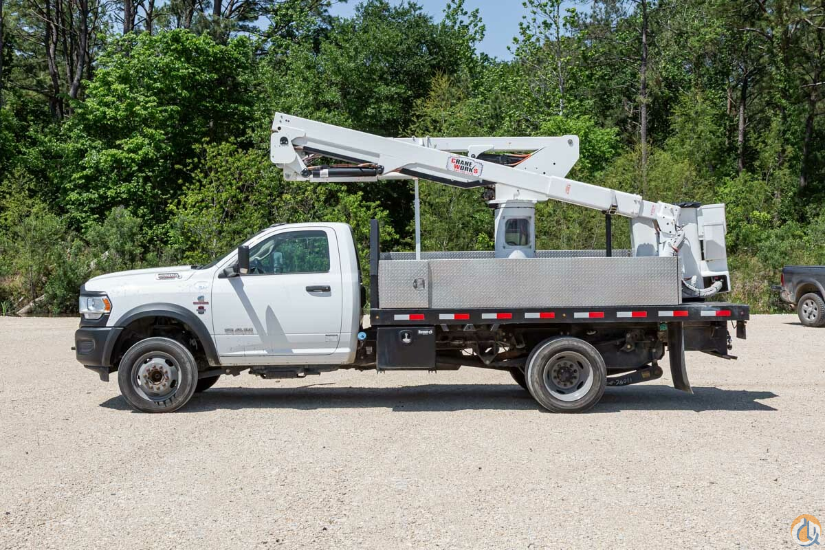 Versalift SST-40-EIH