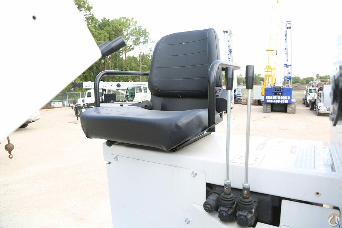 Versalift TMD-2047-T