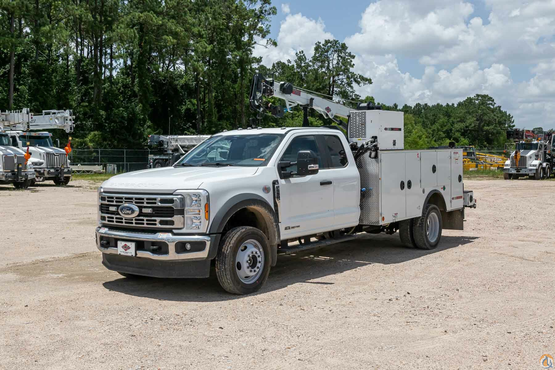IMT 7500-22 Dominator I Service body