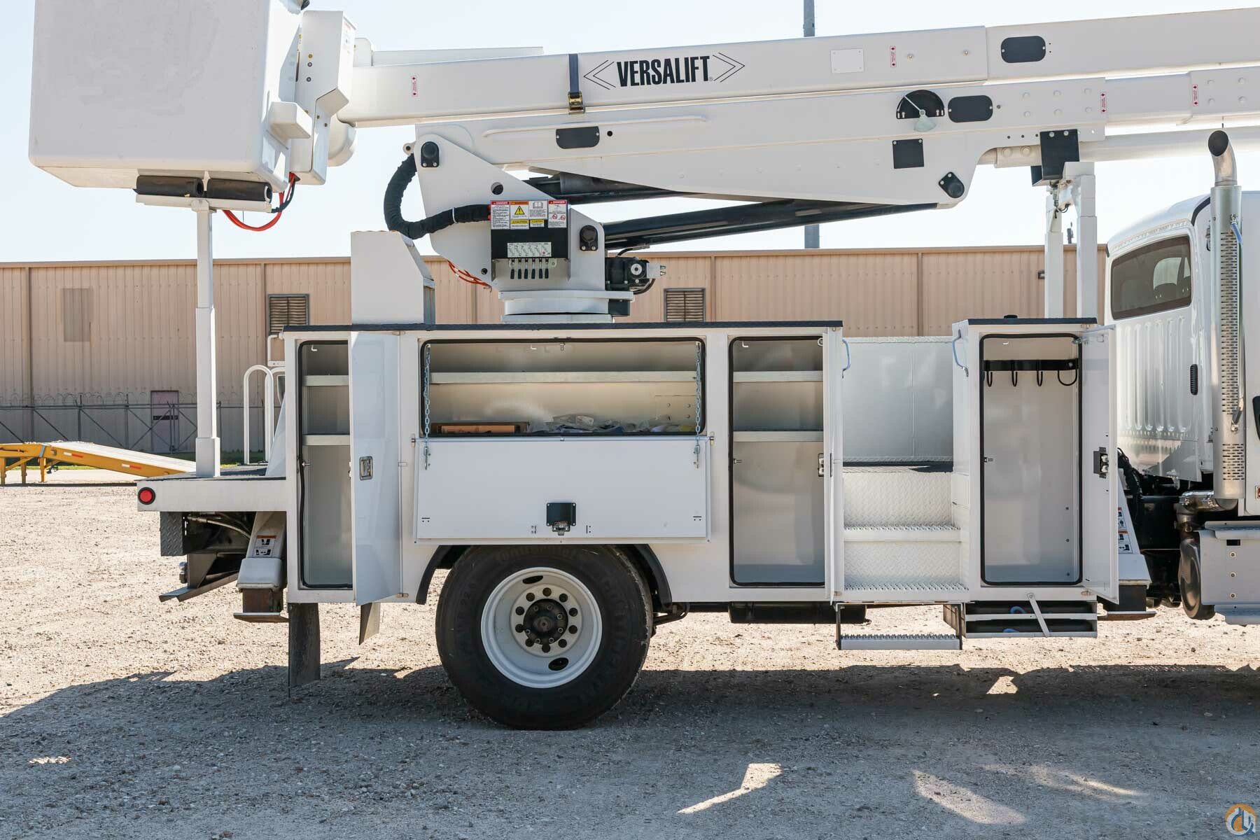 Versalift VN-555-MHI