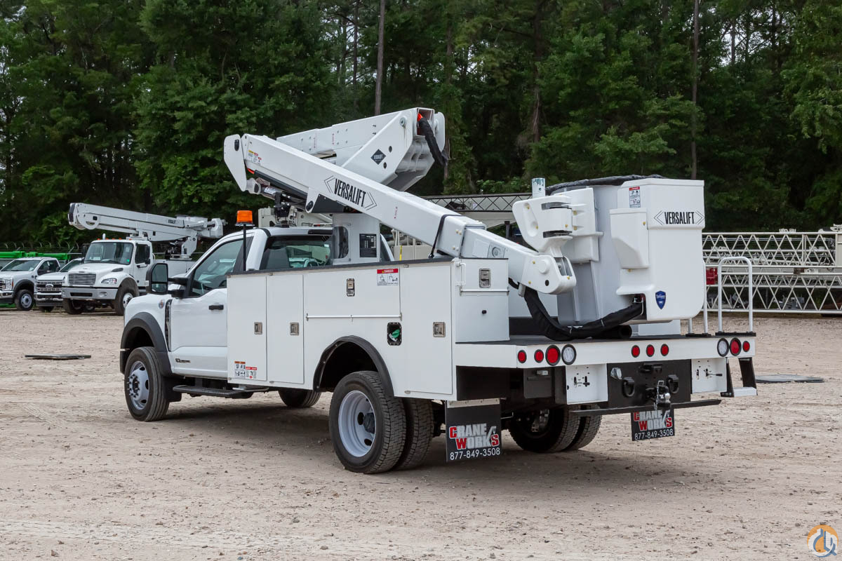 Versalift VST-40-I