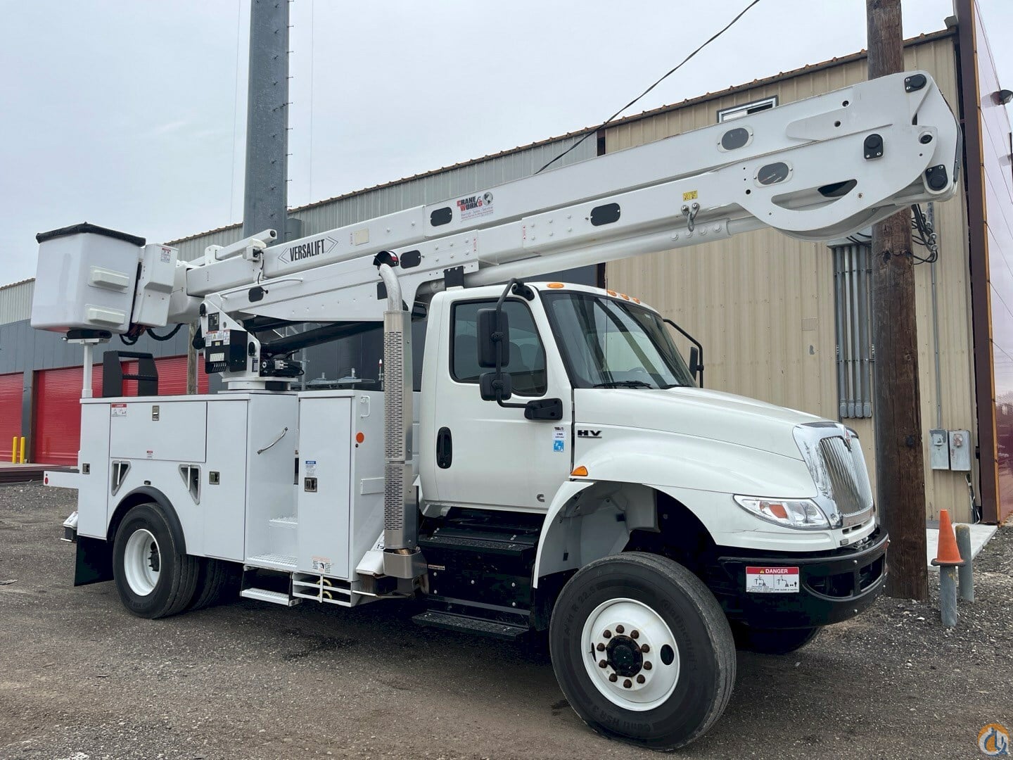 Versalift VN-555-MHI