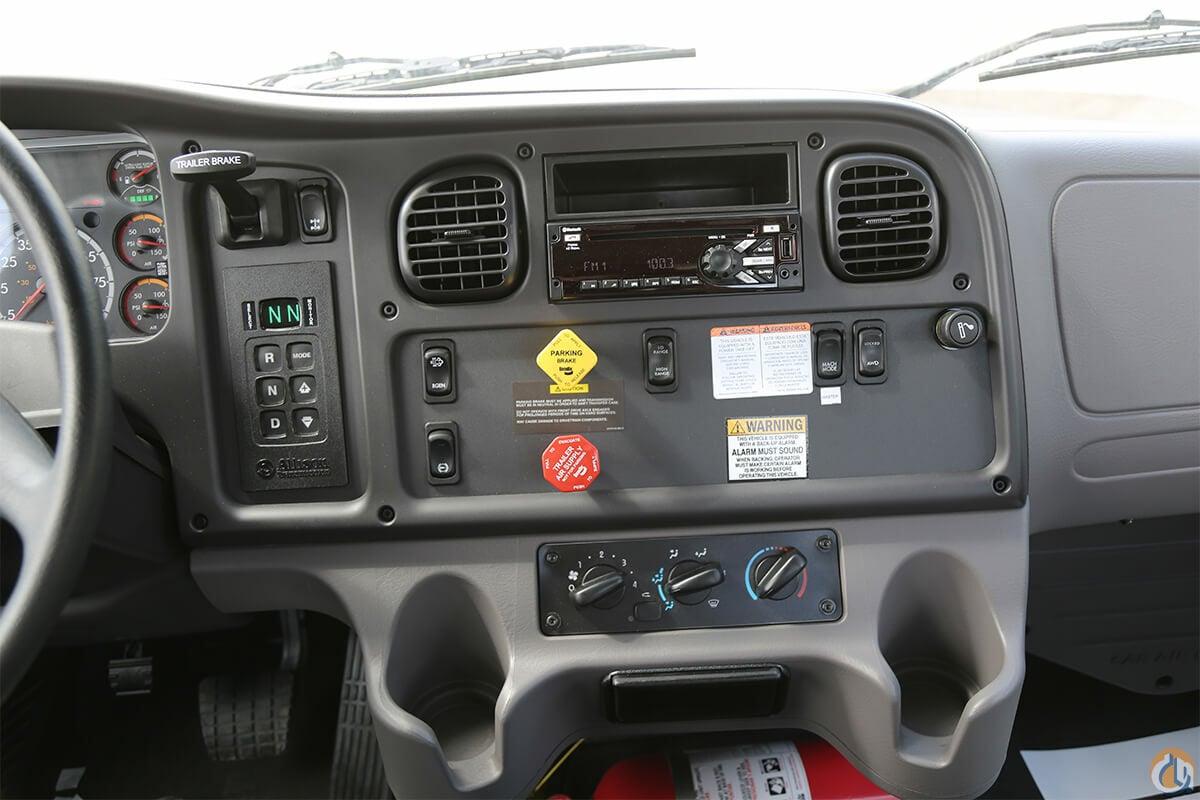 Versalift TMD-2047-T