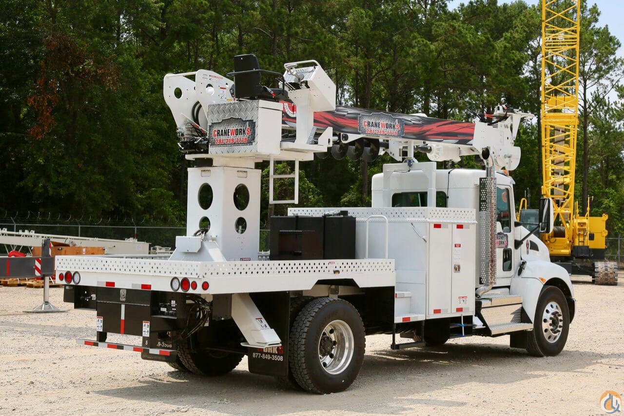 Versalift TMD-2047-B