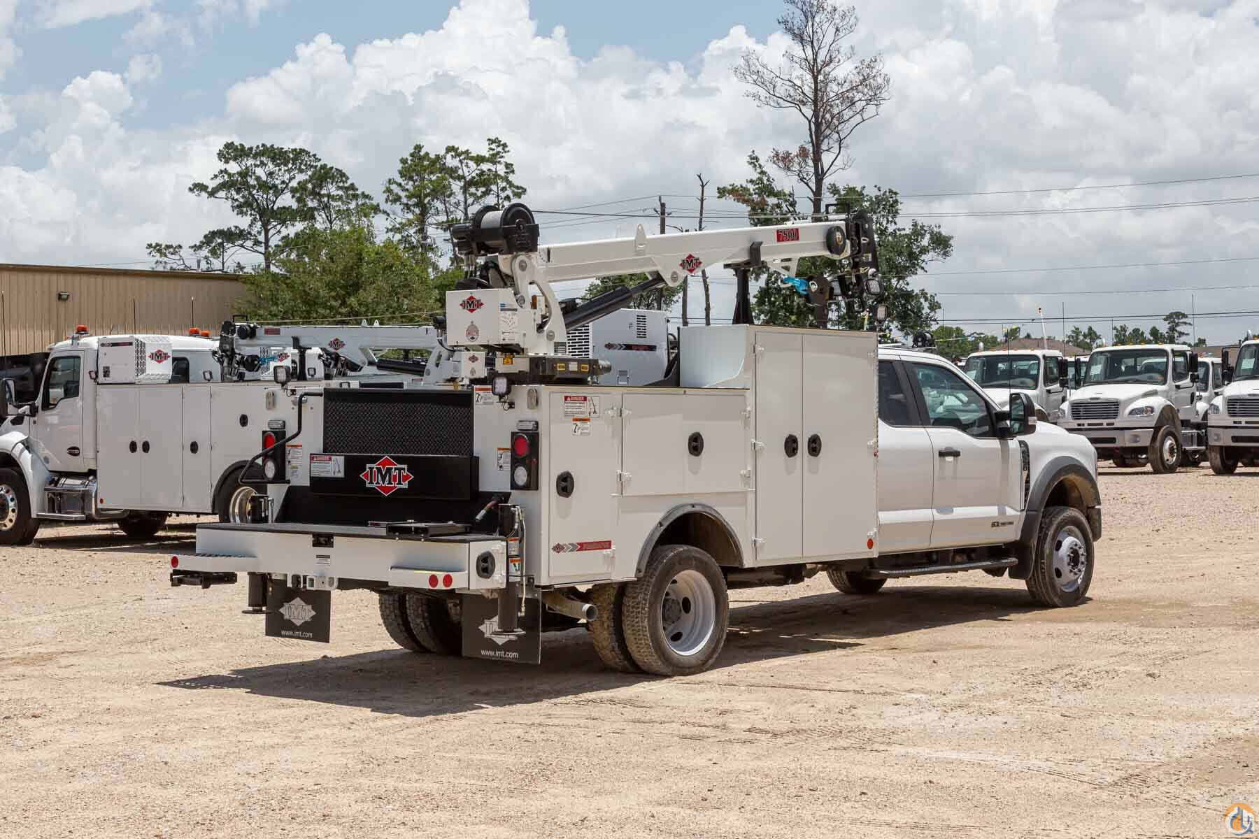 IMT 7500-22 Dominator I Service body