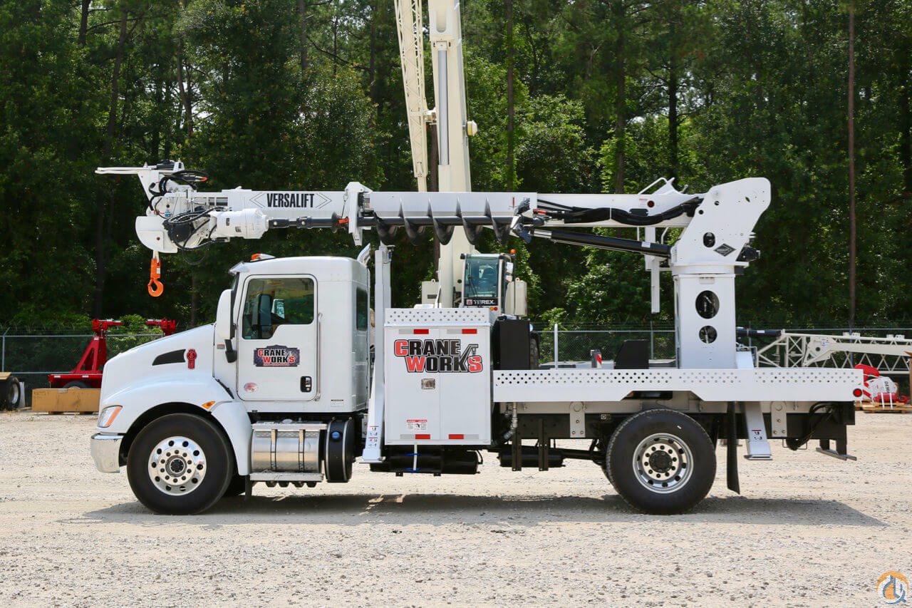 Versalift TMD-2047-B