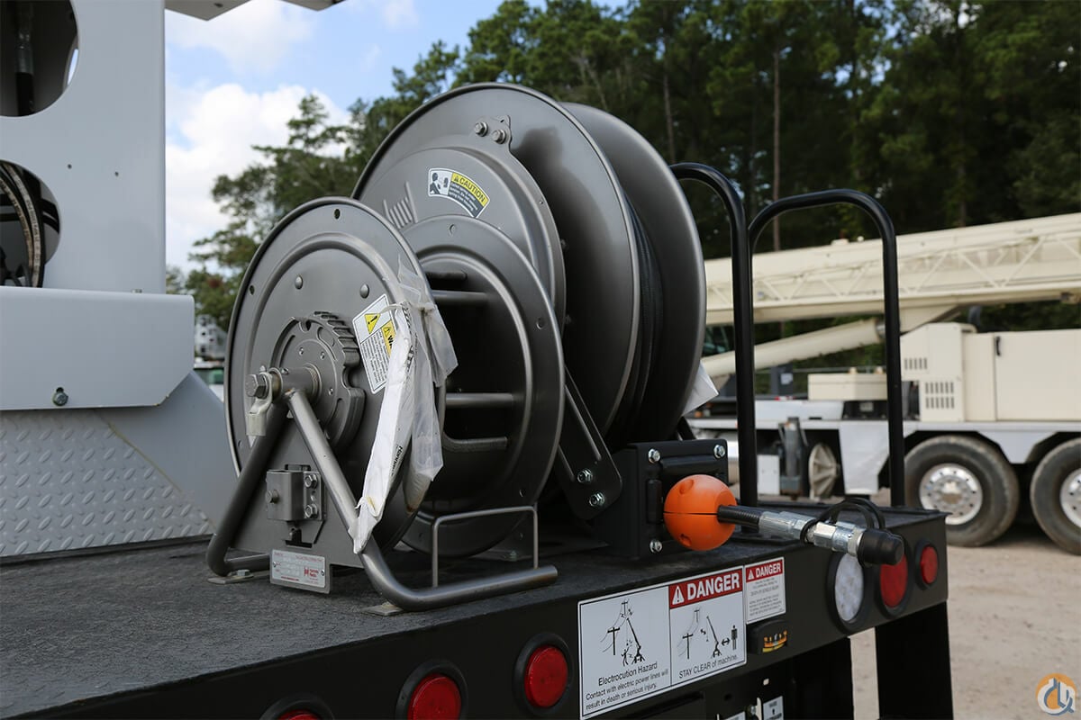 Versalift TMD-2047-T