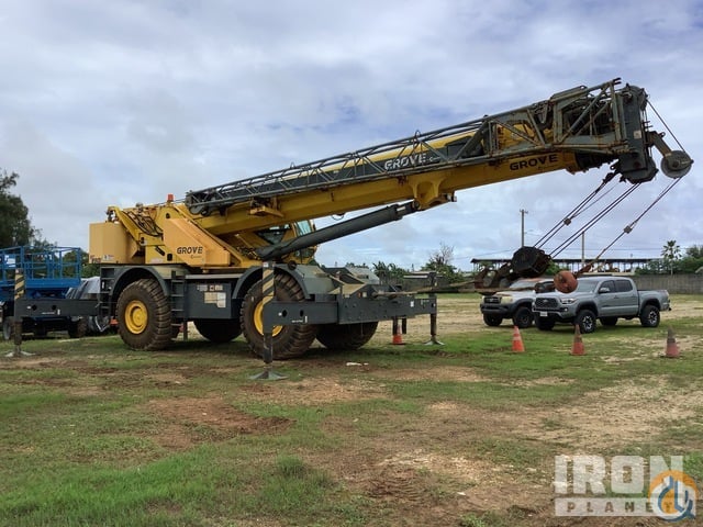 Grove RT890E
