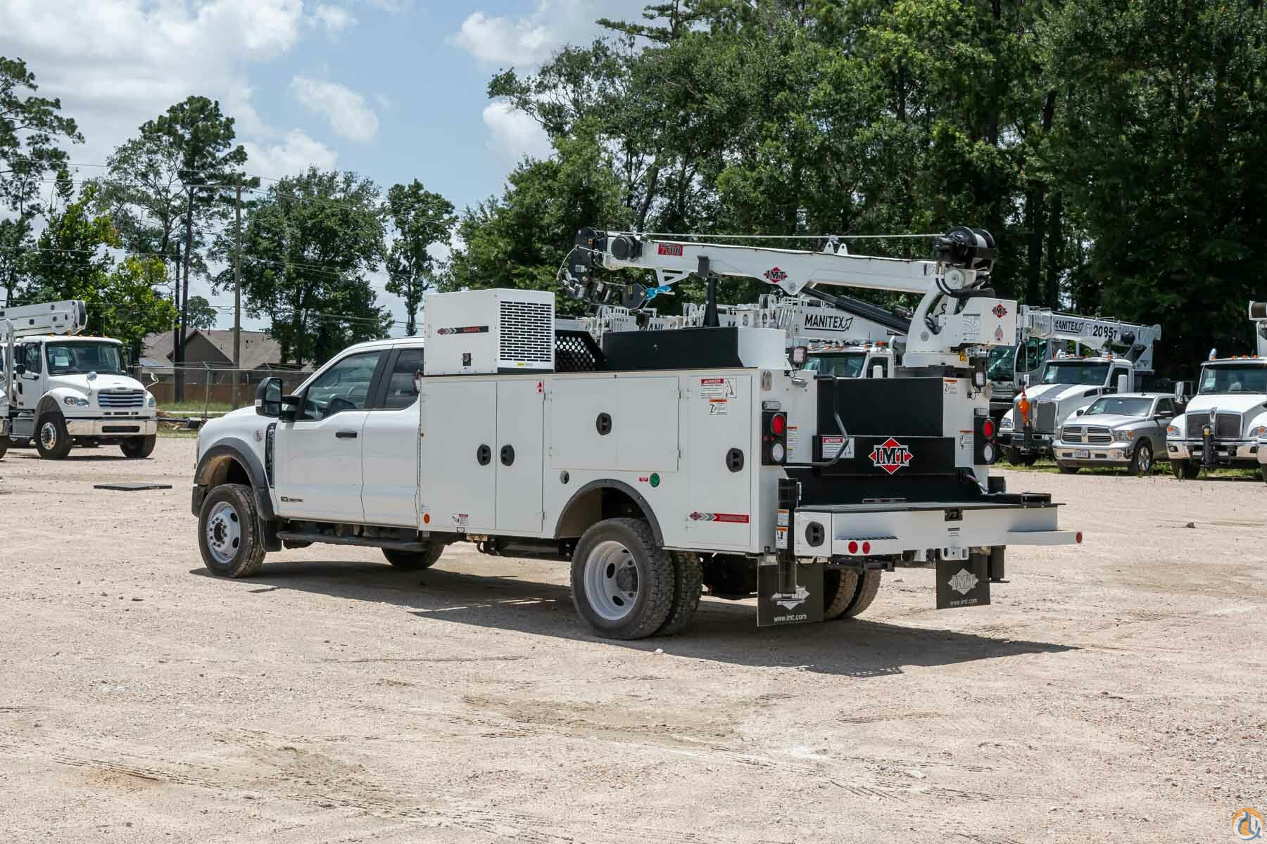IMT 7500-22 Dominator I Service body