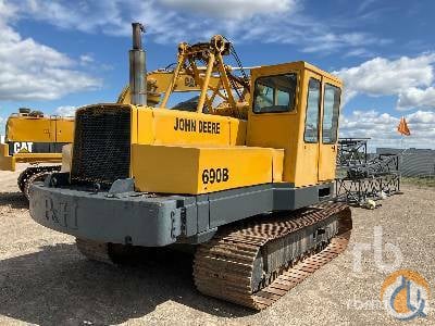 John Deere 690B